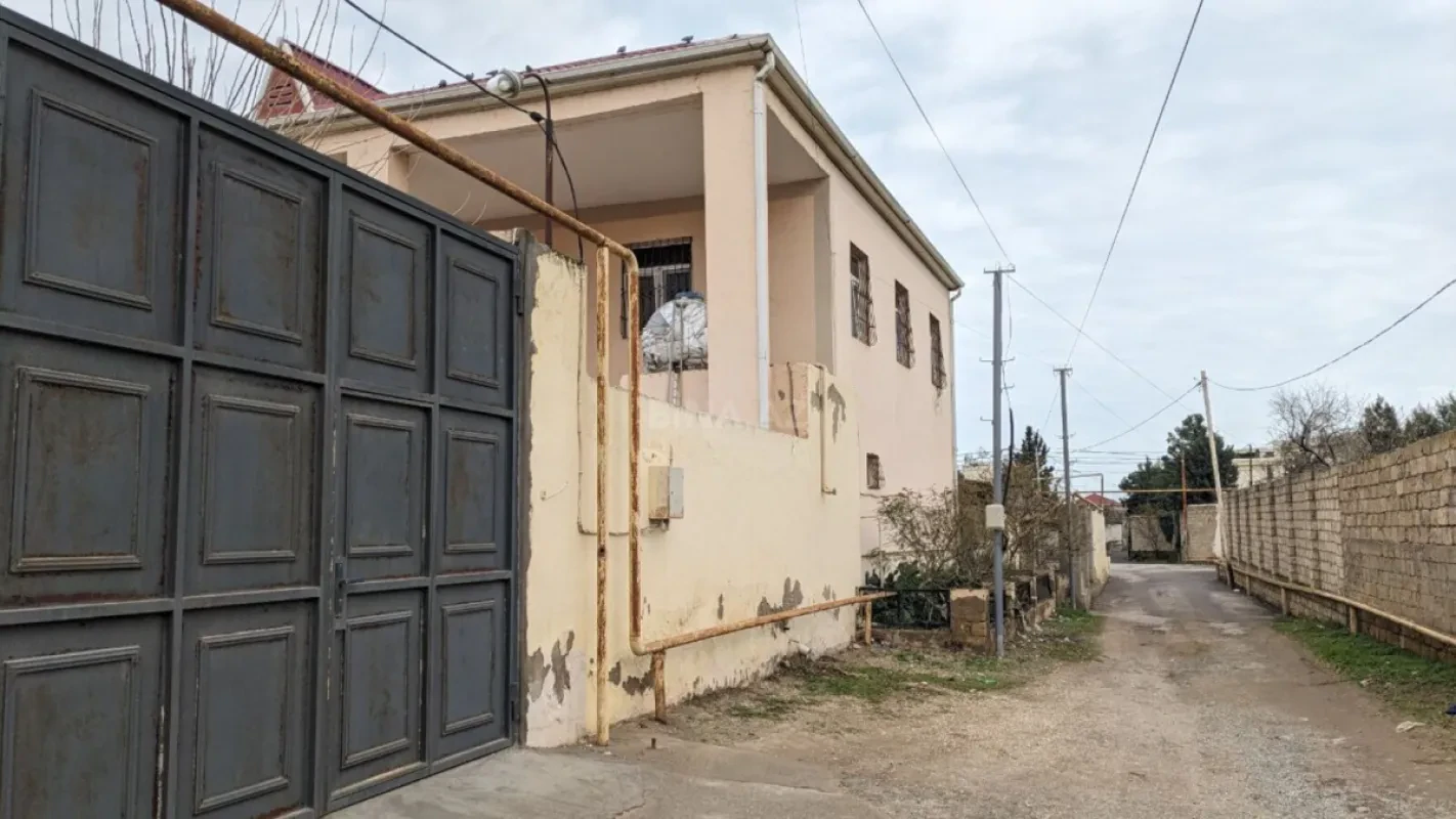 Satılır 8 otaqlı həyət evi 156 m²