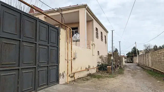 Satılır 8 otaqlı həyət evi 156 m²