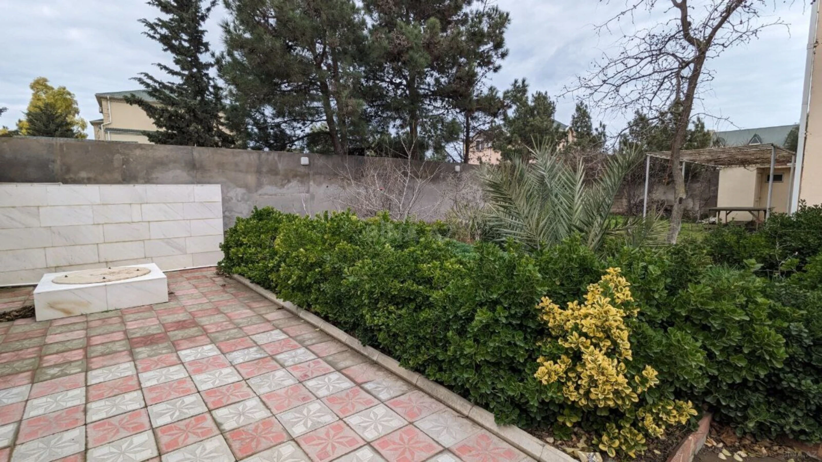 Satılır 8 otaqlı həyət evi 156 m²