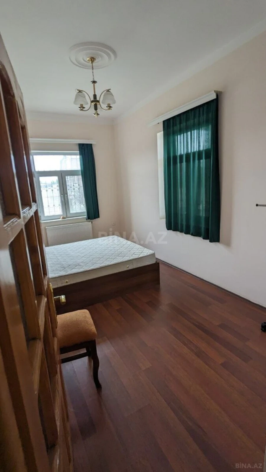 Satılır 8 otaqlı həyət evi 156 m²