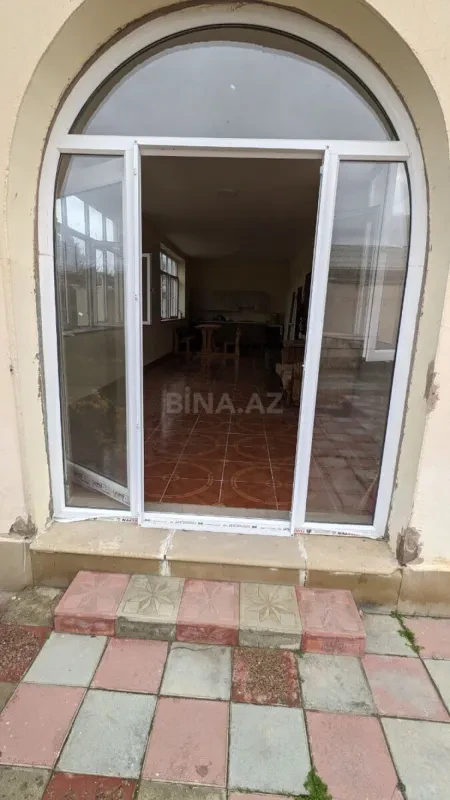 Satılır 8 otaqlı həyət evi 156 m²