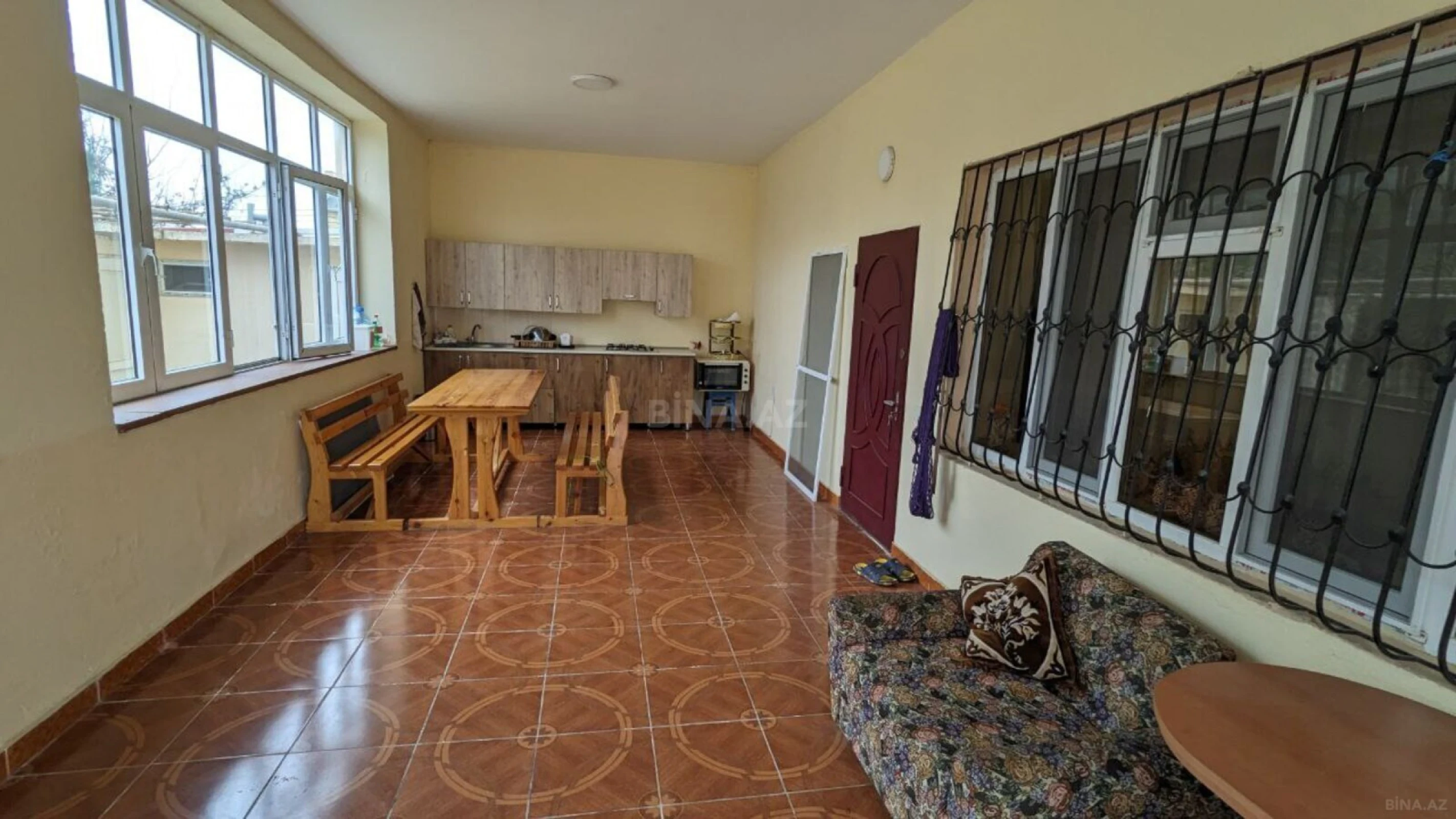 Satılır 8 otaqlı həyət evi 156 m²