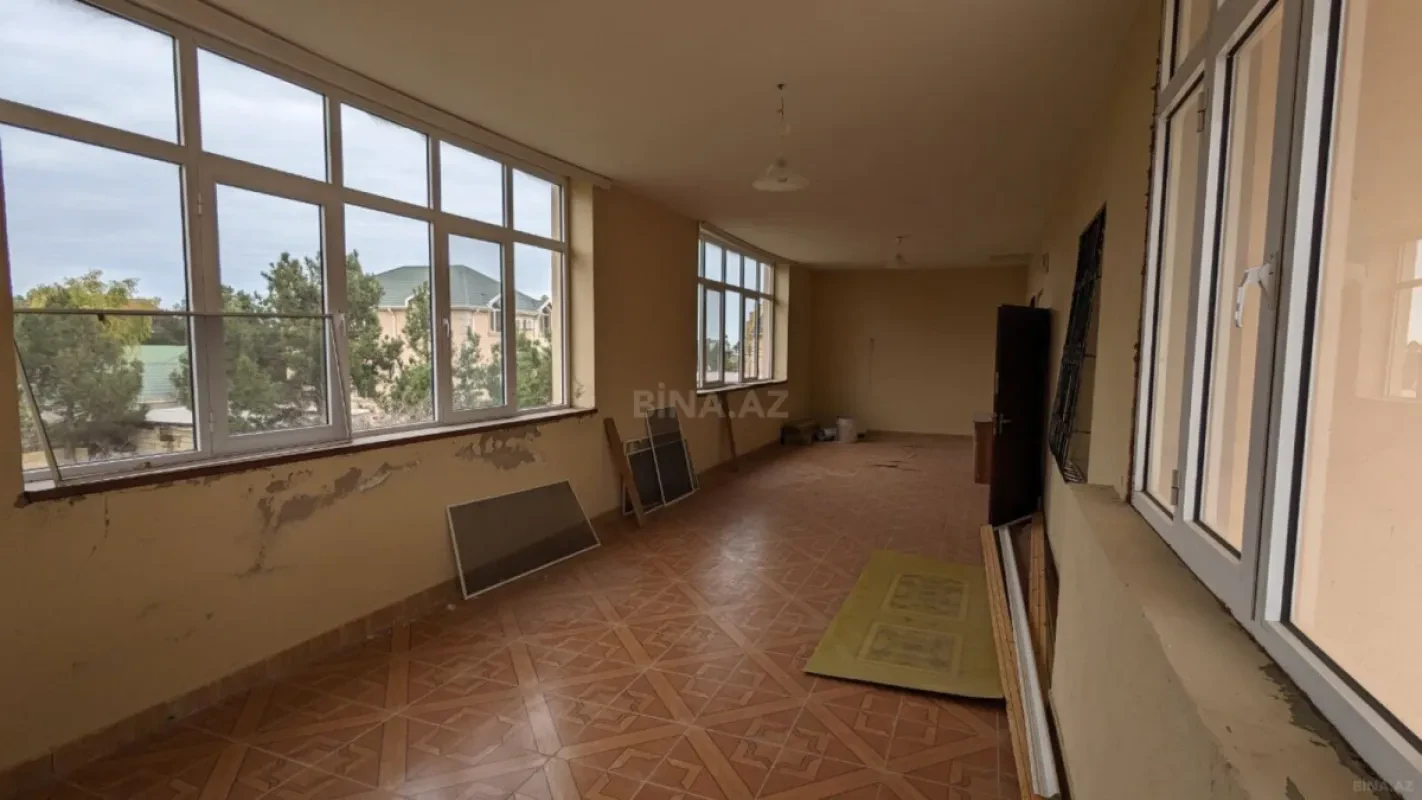 Satılır 8 otaqlı həyət evi 156 m²