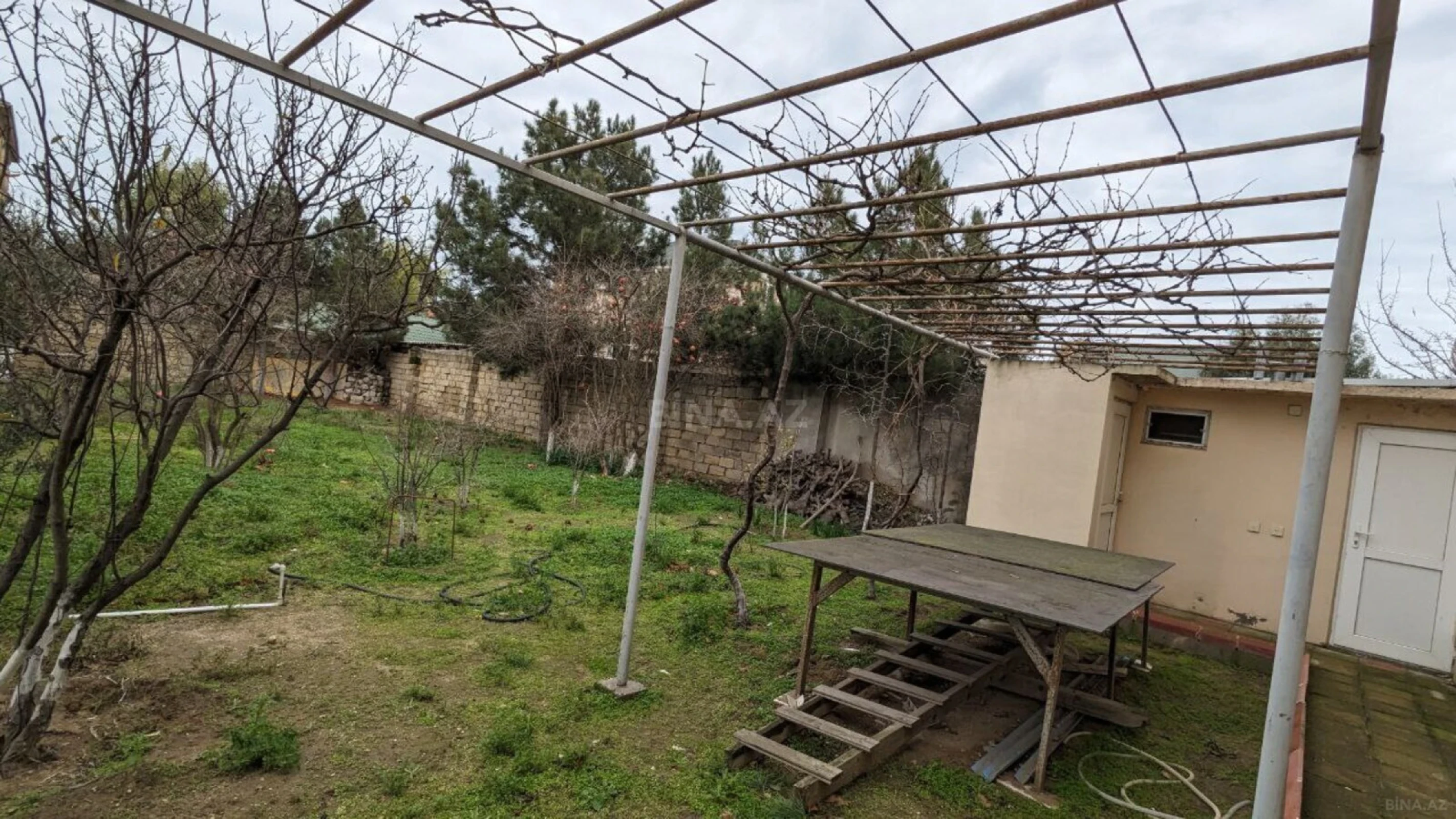 Satılır 8 otaqlı həyət evi 156 m²