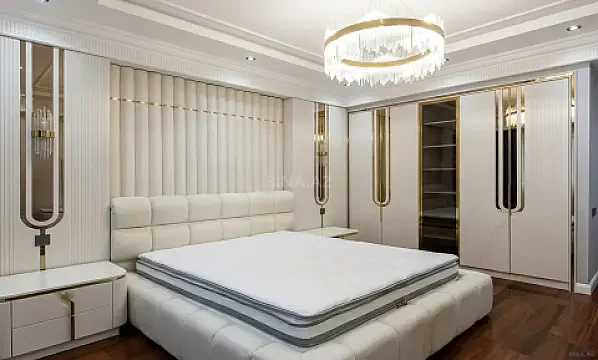 Satılır 4 otaqlı mənzil 174 m²