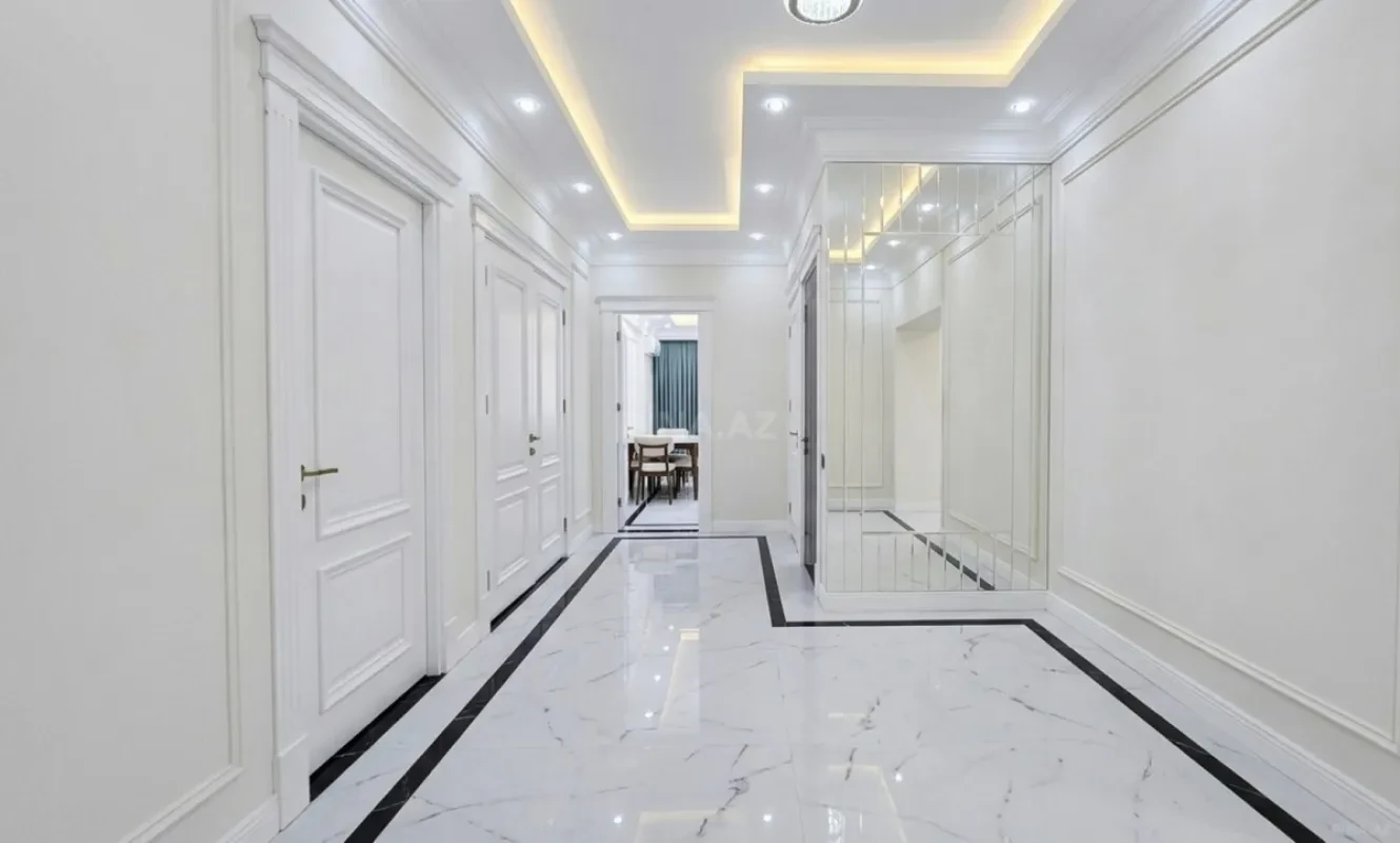 Satılır 4 otaqlı mənzil 174 m²