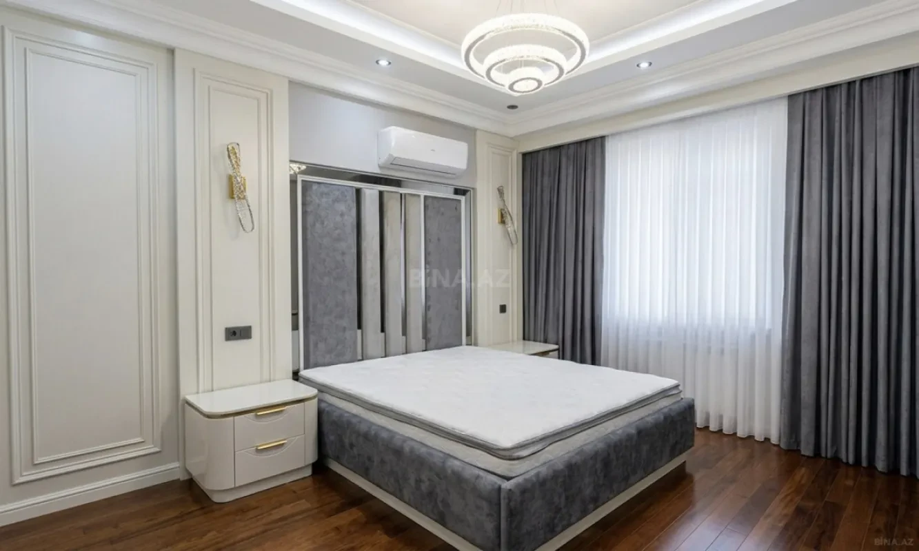 Satılır 4 otaqlı mənzil 174 m²