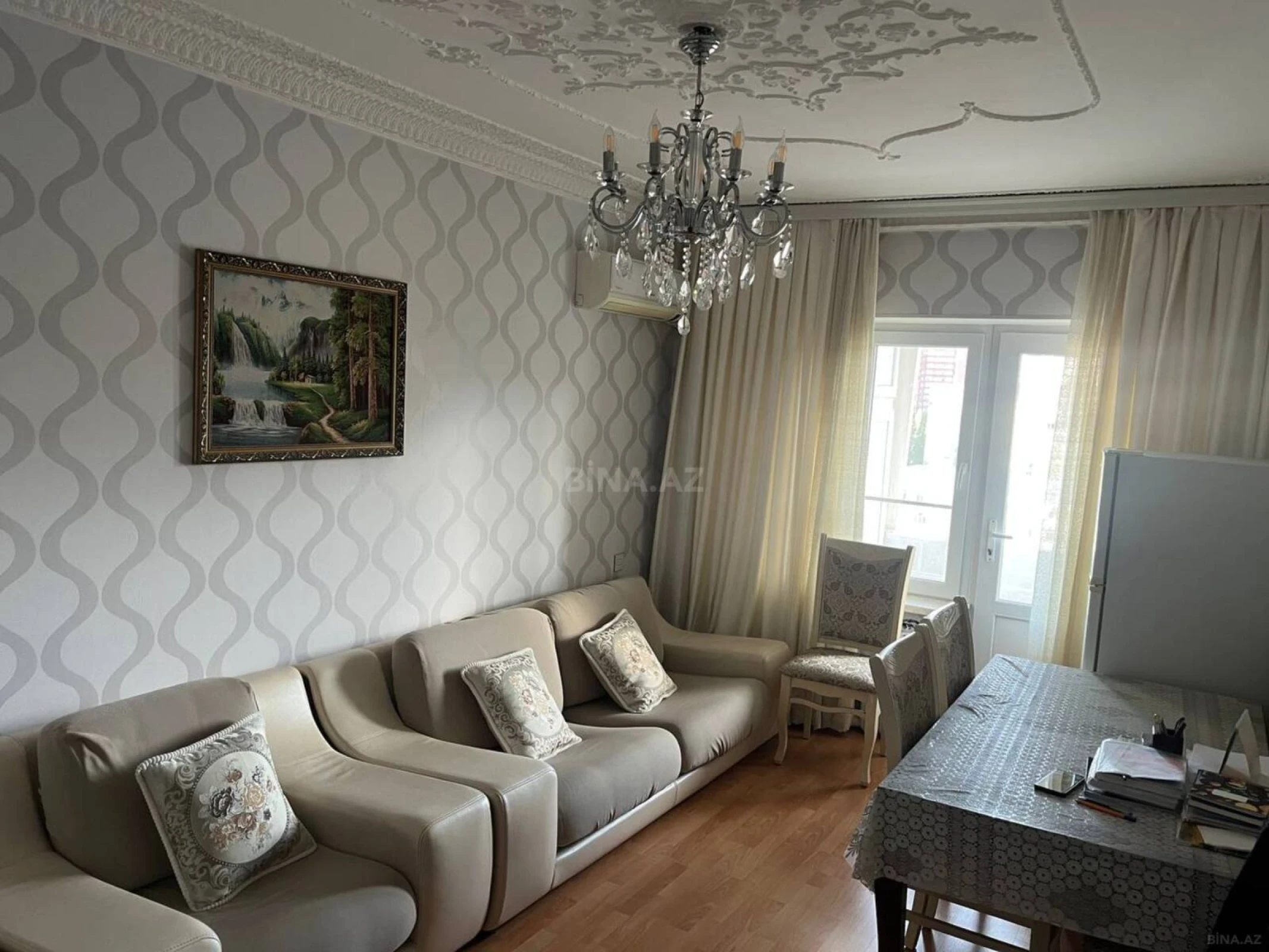 Satılır 4 otaqlı mənzil 90 m²