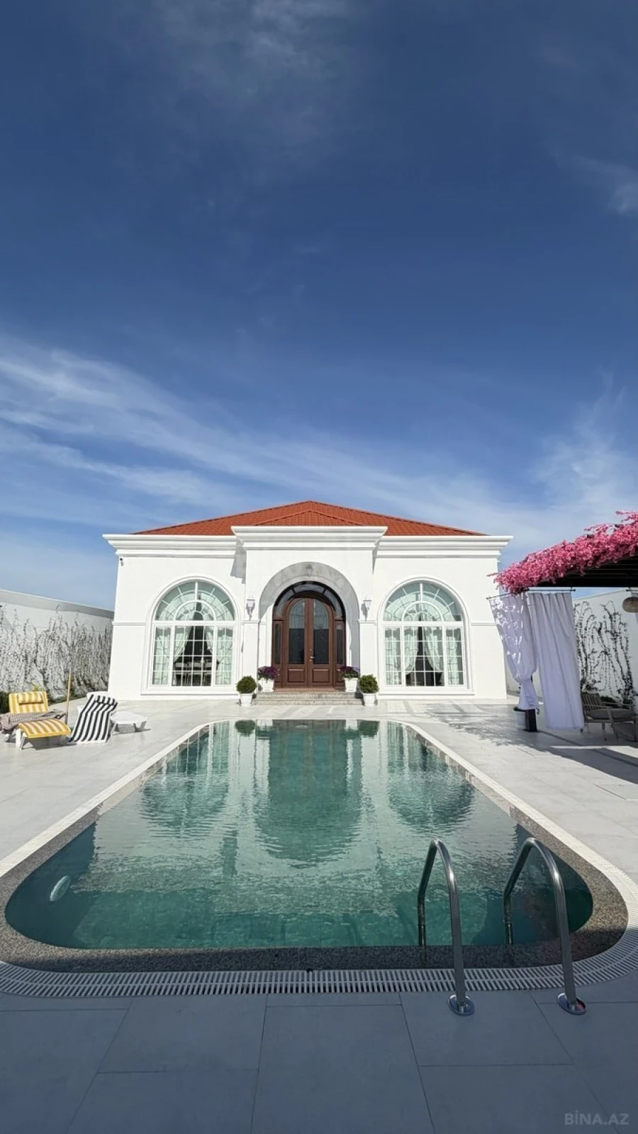 Satılır 4 otaqlı həyət evi 220 m²