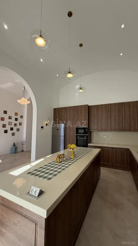 Satılır 4 otaqlı həyət evi 220 m²