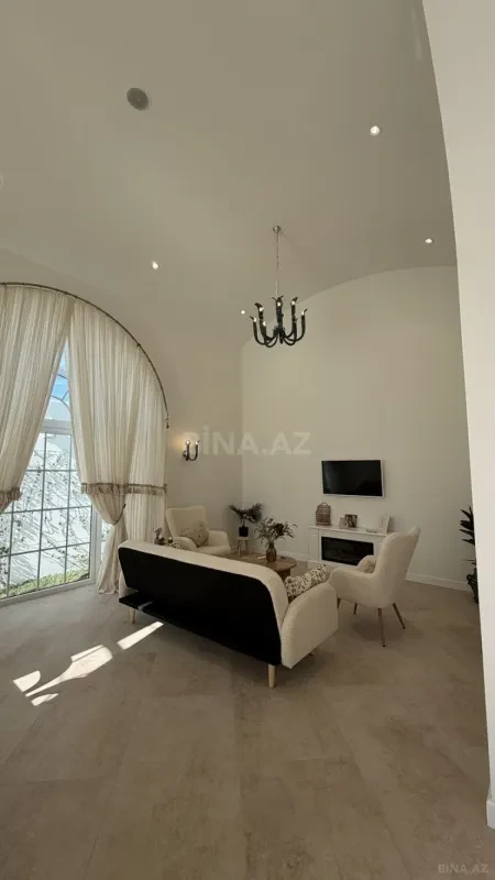Satılır 4 otaqlı həyət evi 220 m²