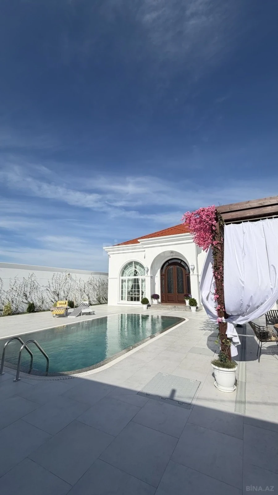 Satılır 4 otaqlı həyət evi 220 m²