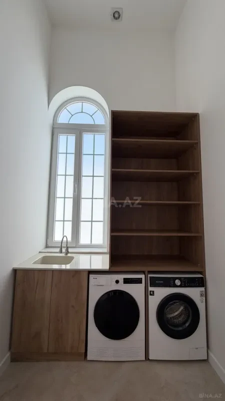 Satılır 4 otaqlı həyət evi 220 m²