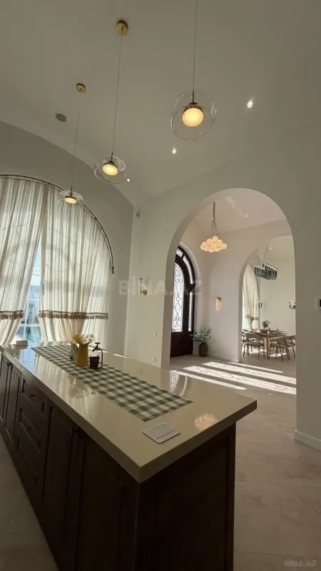 Satılır 4 otaqlı həyət evi 220 m²