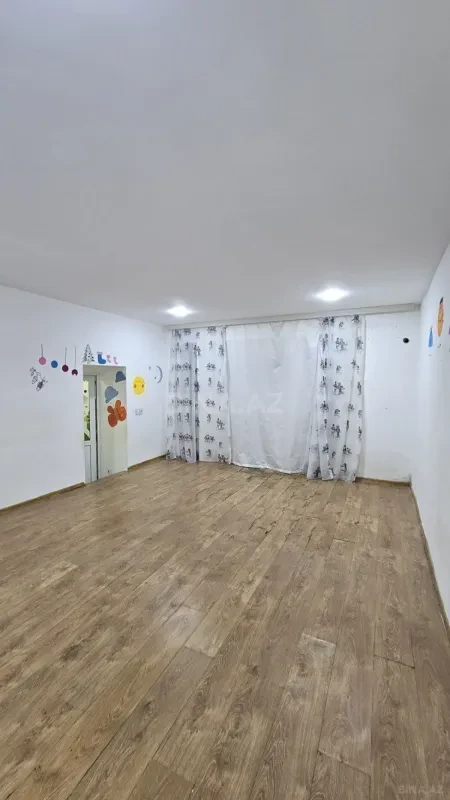 Satılır obyekt 140 m²