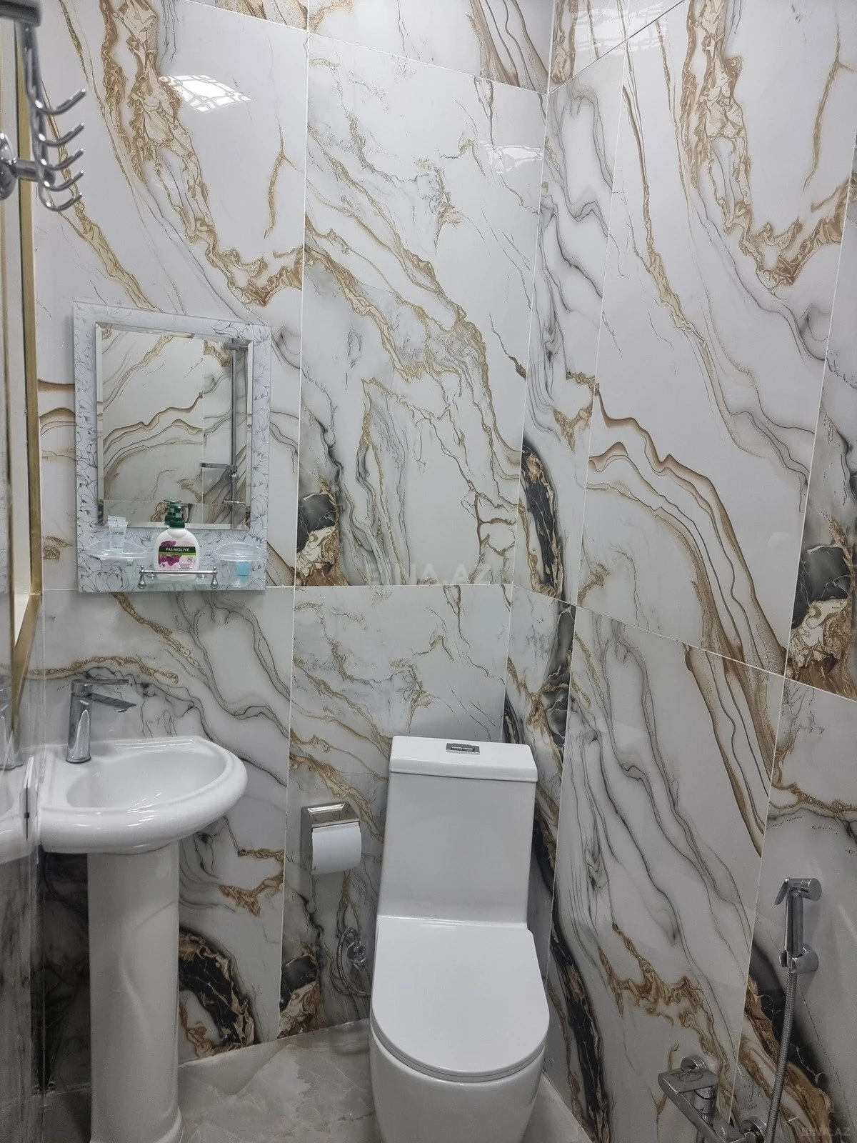 Kirayə verilir 2 otaqlı mənzil 65 m²