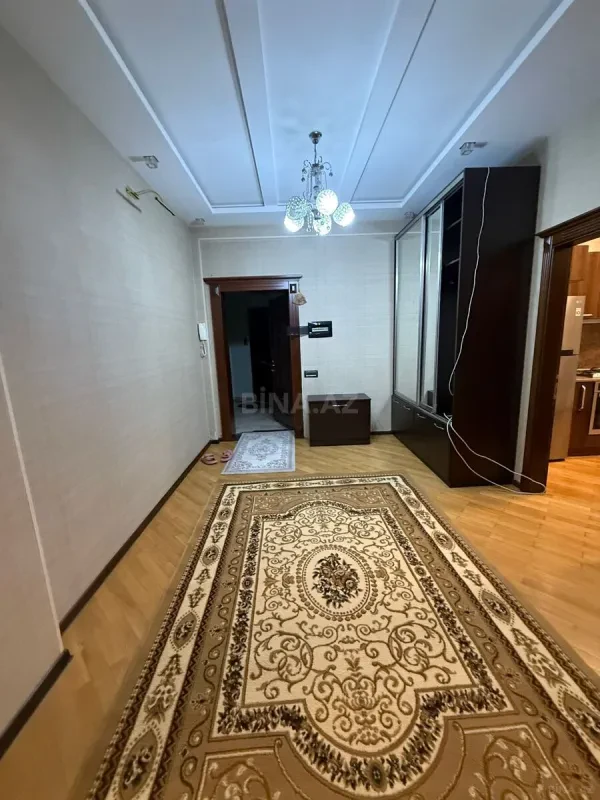 Kirayə verilir 2 otaqlı mənzil 108 m²