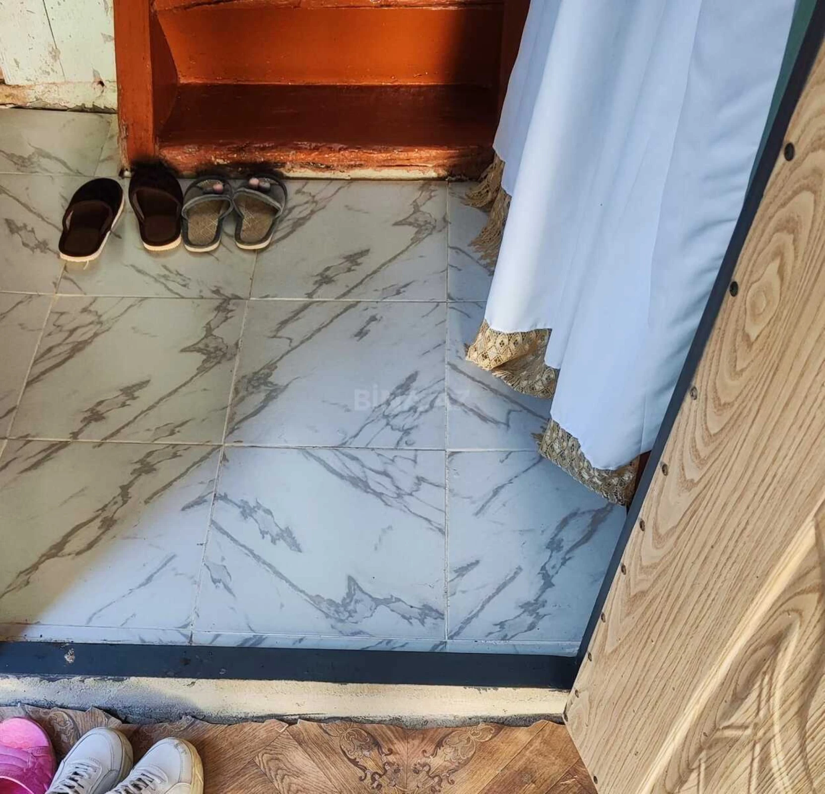 Kirayə verilir 3 otaqlı həyət evi 1000 m²