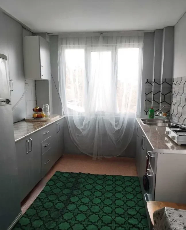 Kirayə verilir 3 otaqlı həyət evi 1000 m²