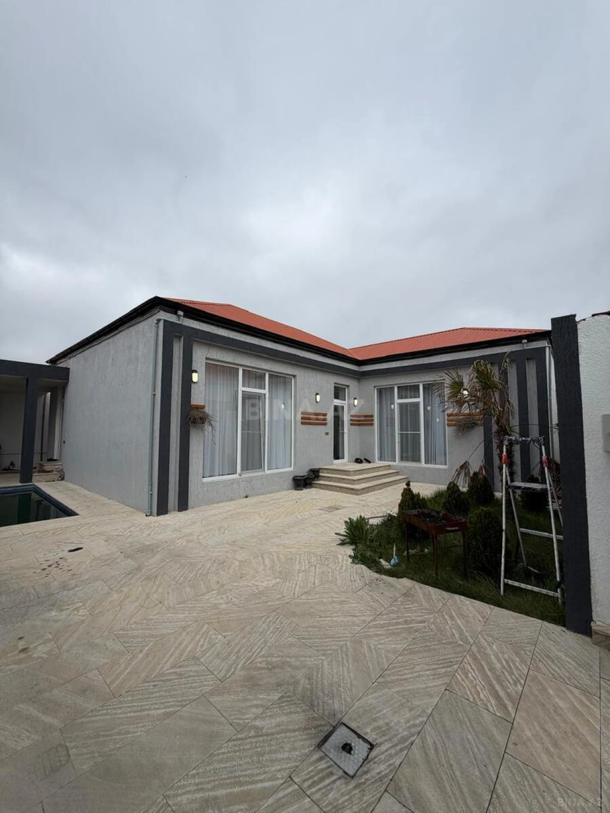 Satılır 4 otaqlı həyət evi 100 m²