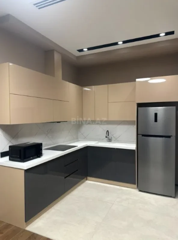 Kirayə verilir 2 otaqlı mənzil 72 m²