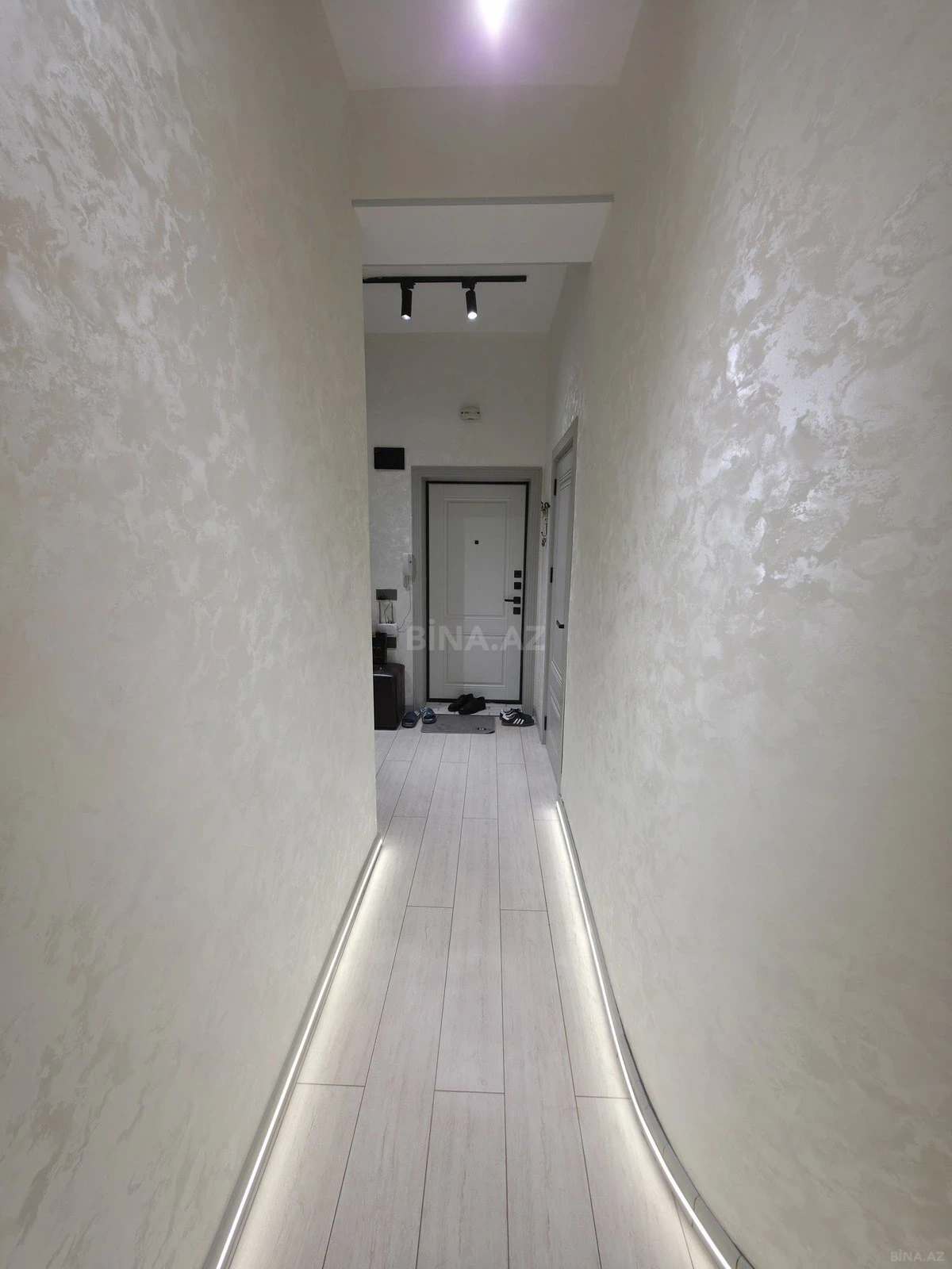 Satılır 2 otaqlı mənzil 63 m²