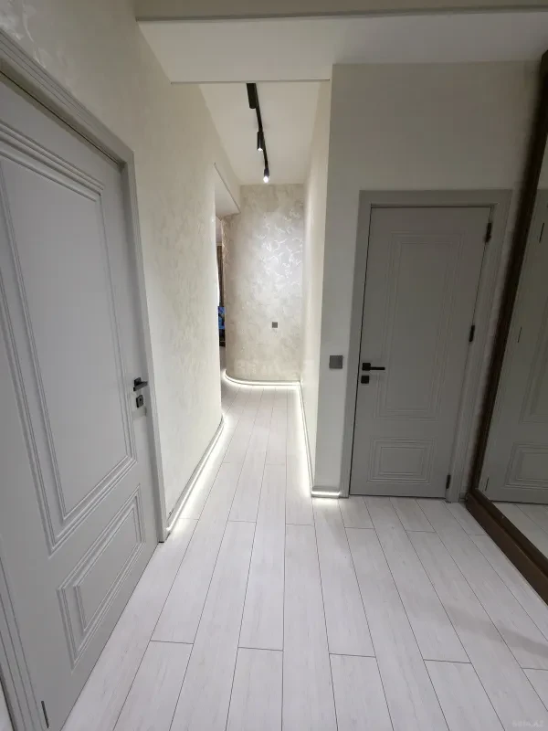 Satılır 2 otaqlı mənzil 63 m²