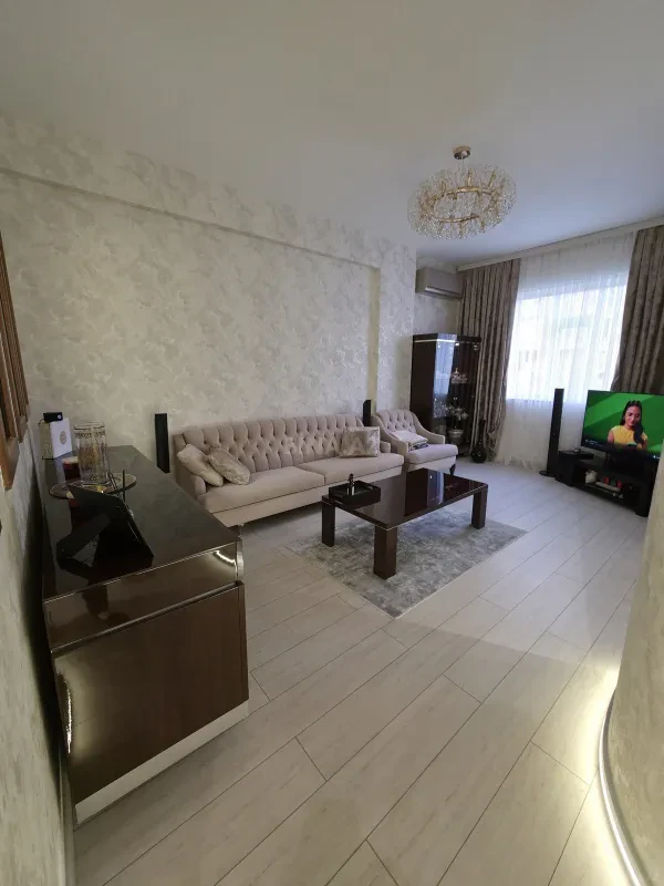 Satılır 2 otaqlı mənzil 63 m²