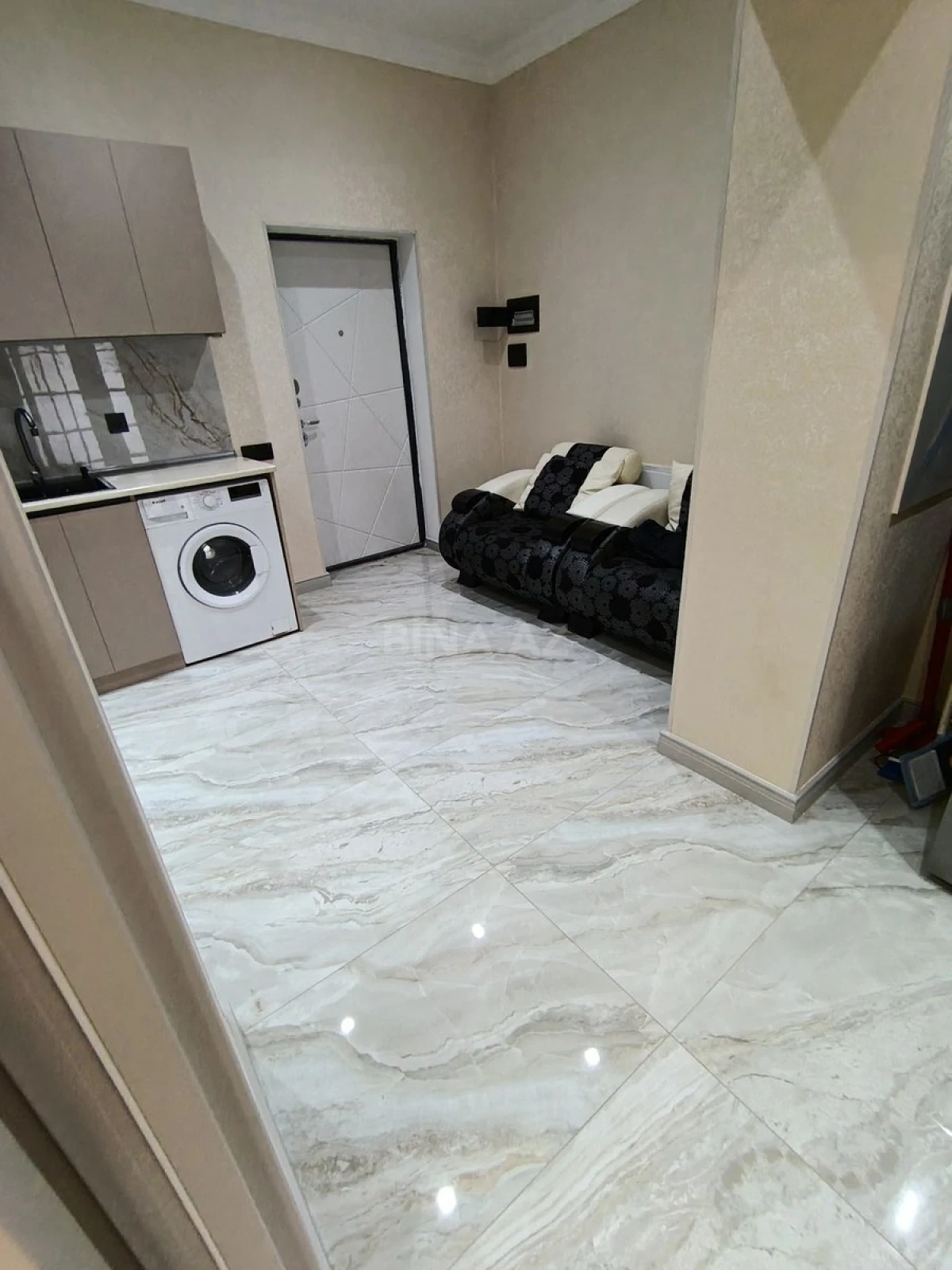 Kirayə verilir 2 otaqlı mənzil 74 m²