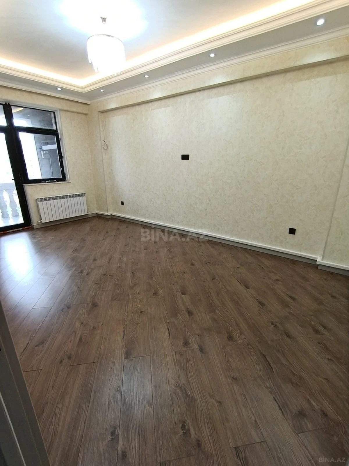 Kirayə verilir 2 otaqlı mənzil 74 m²