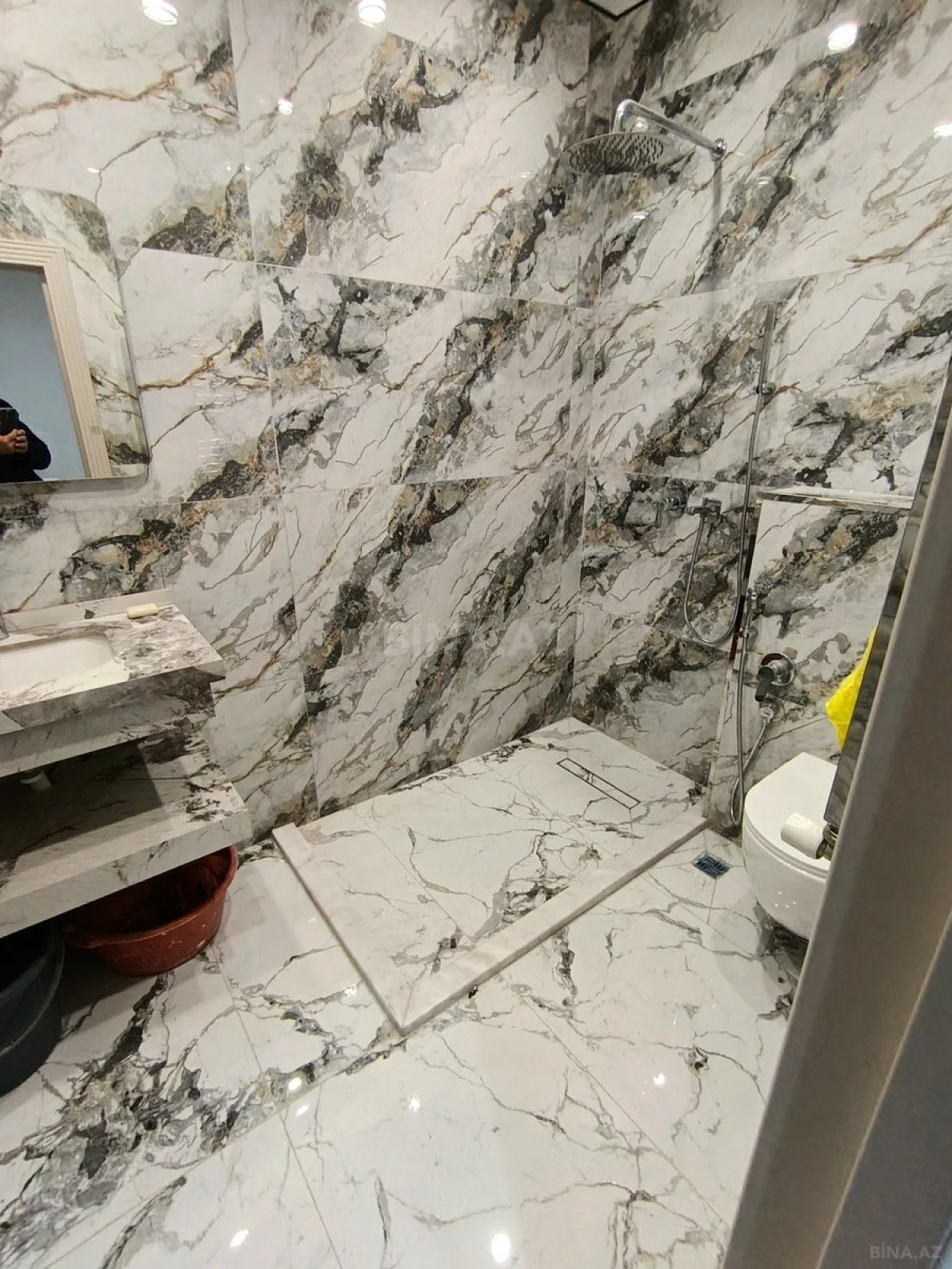 Kirayə verilir 2 otaqlı mənzil 74 m²