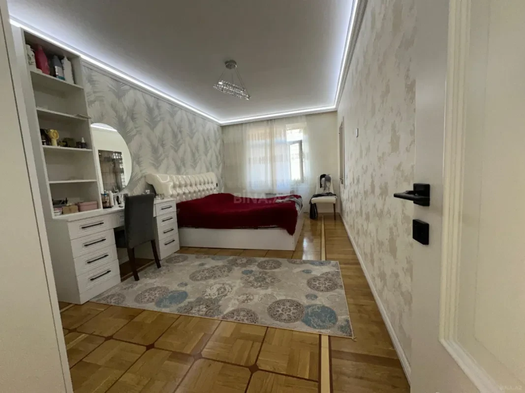 Satılır 5 otaqlı mənzil 112 m²