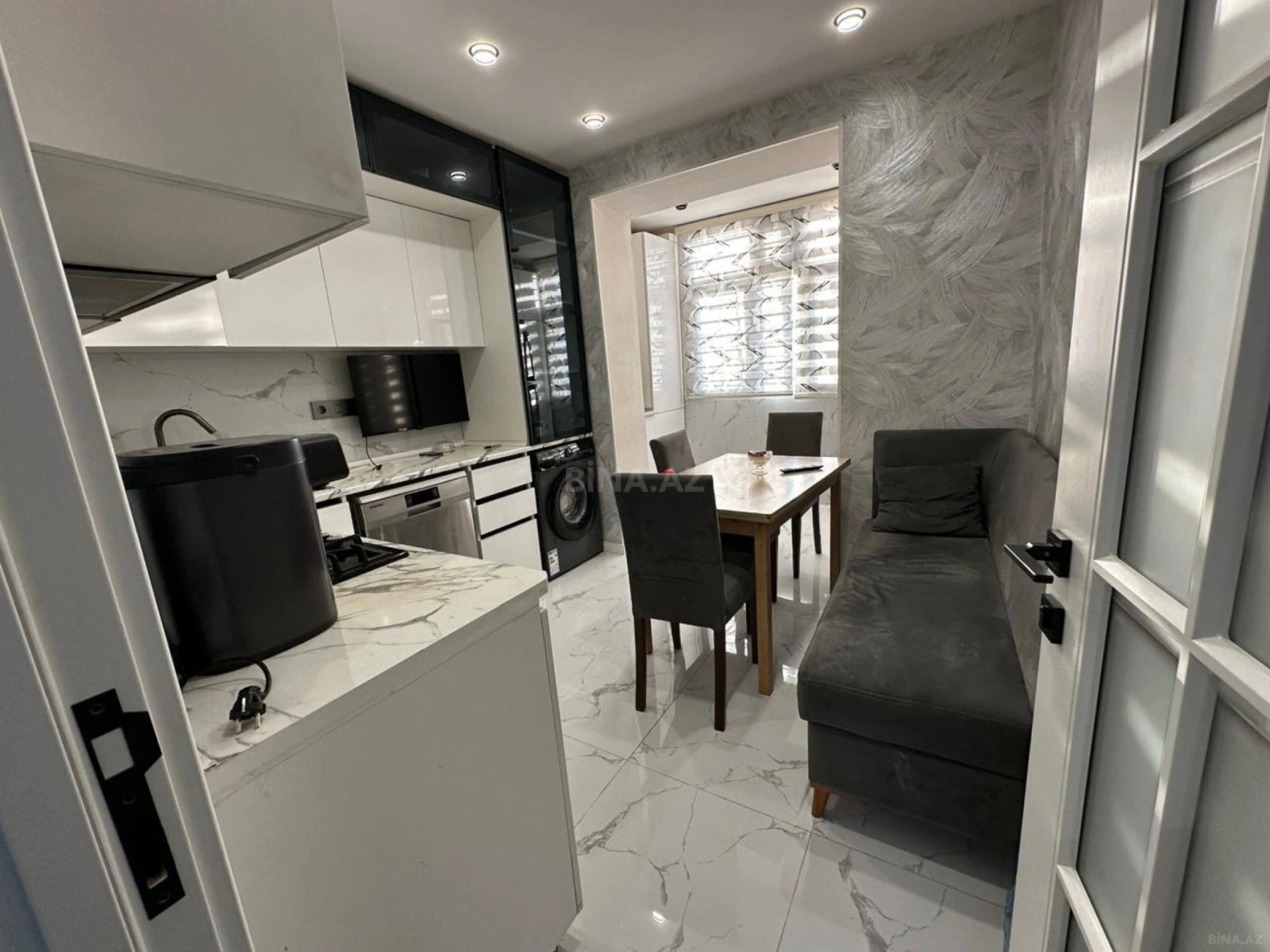 Satılır 5 otaqlı mənzil 112 m²