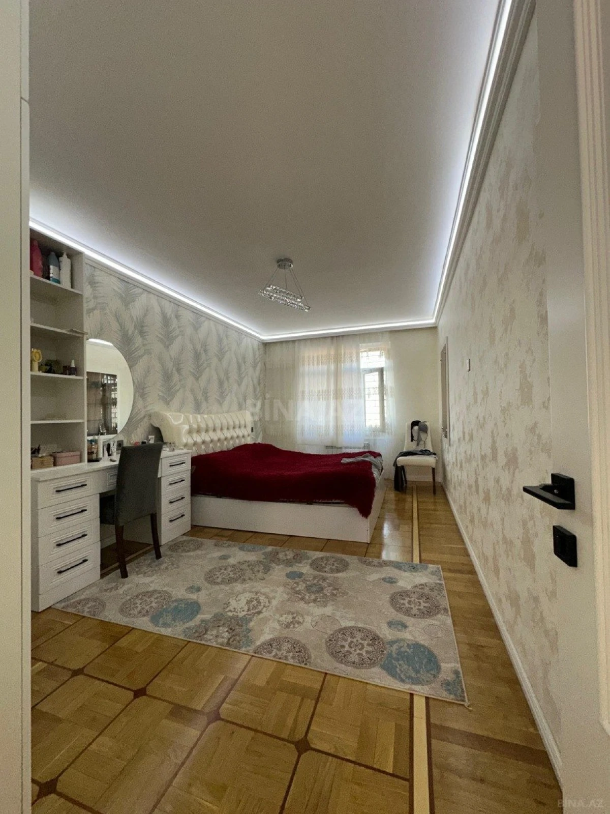 Satılır 5 otaqlı mənzil 112 m²
