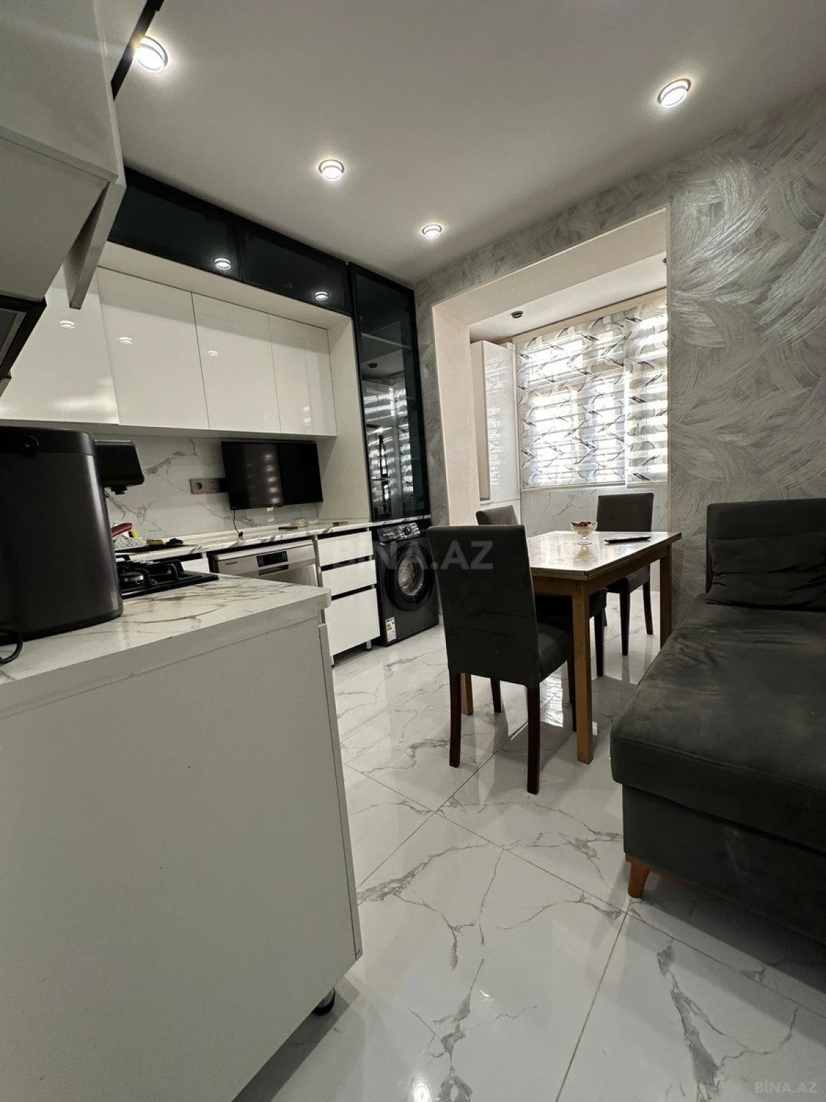 Satılır 5 otaqlı mənzil 112 m²