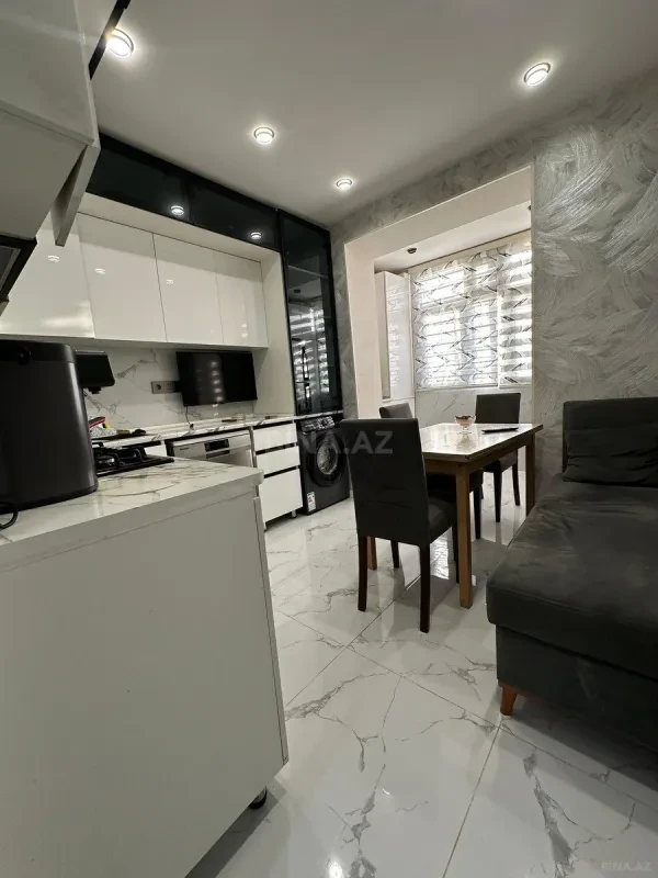 Satılır 5 otaqlı mənzil 112 m²