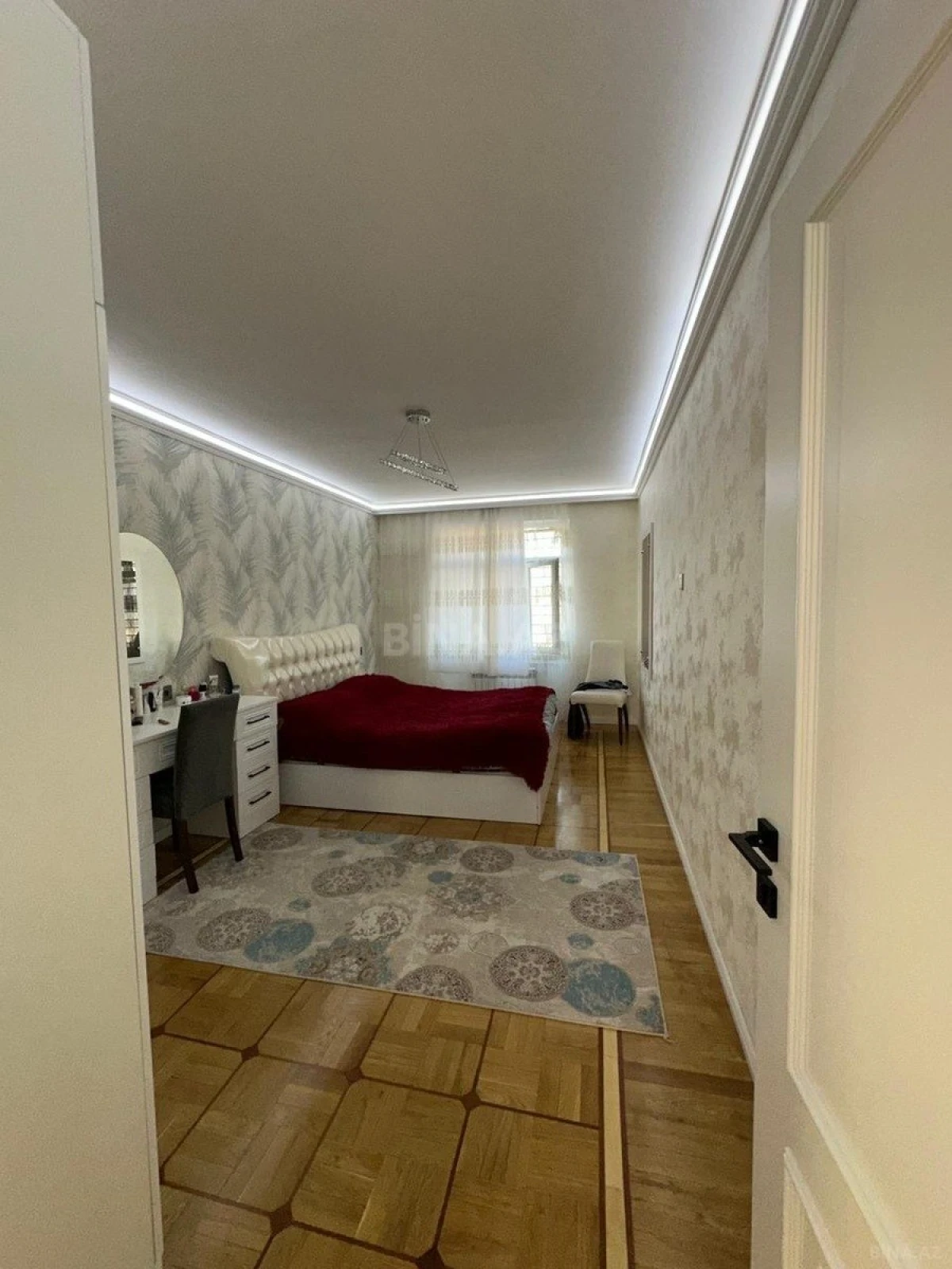 Satılır 5 otaqlı mənzil 112 m²