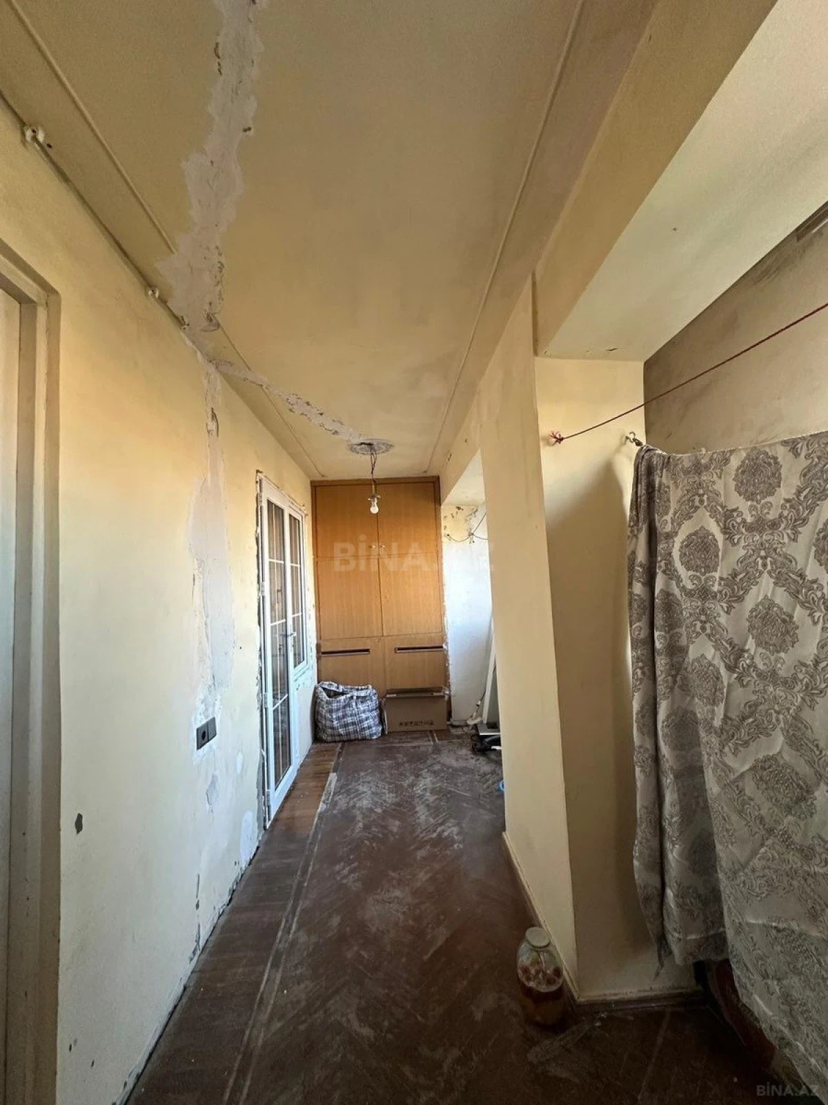 Satılır 5 otaqlı mənzil 112 m²