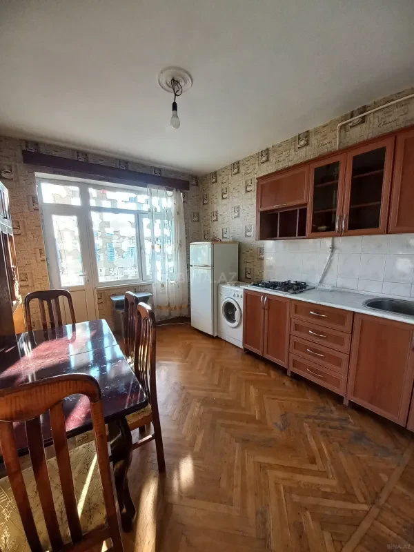 Kirayə verilir 2 otaqlı mənzil 70 m²