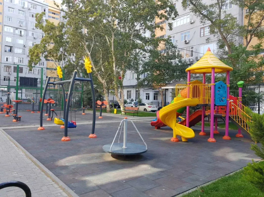Satılır 3 otaqlı mənzil 105 m²