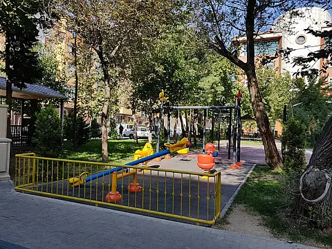 Satılır 3 otaqlı mənzil 105 m²