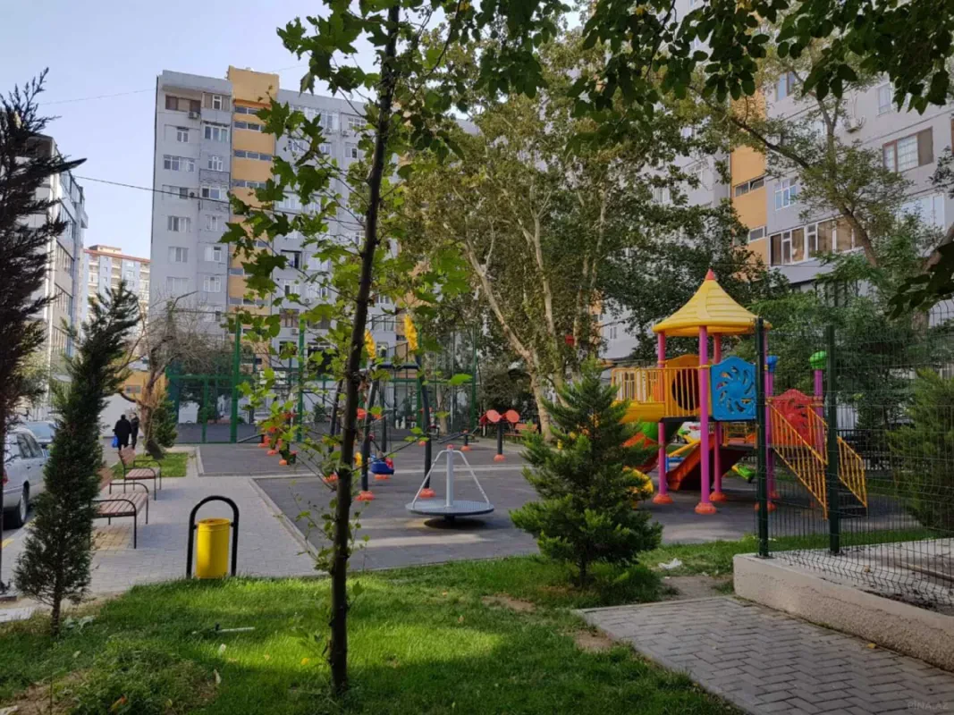 Satılır 3 otaqlı mənzil 105 m²