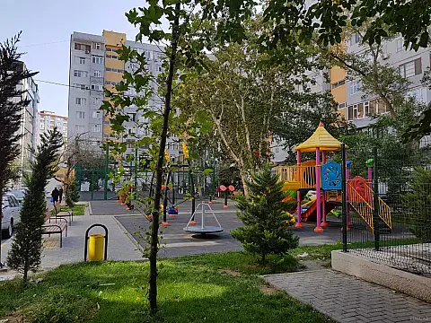 Satılır 3 otaqlı mənzil 105 m²