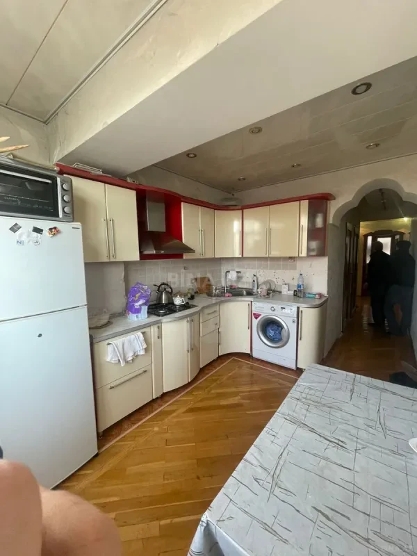 Satılır 3 otaqlı mənzil 105 m²