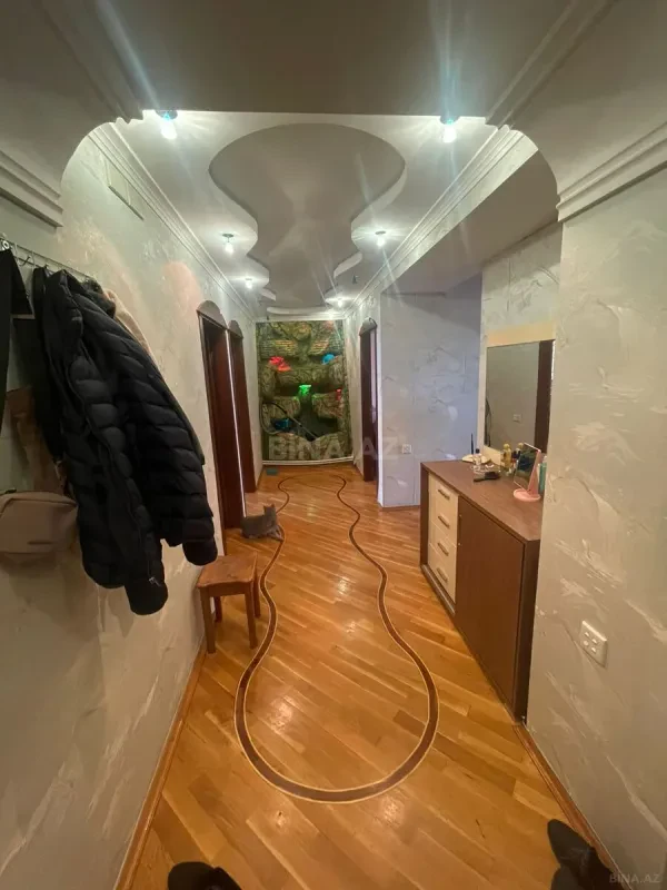 Satılır 3 otaqlı mənzil 105 m²