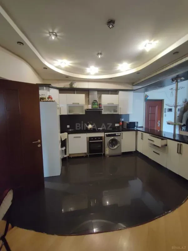 Satılır 3 otaqlı mənzil 120 m²