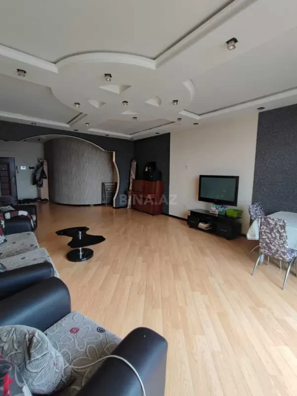 Satılır 3 otaqlı mənzil 120 m²