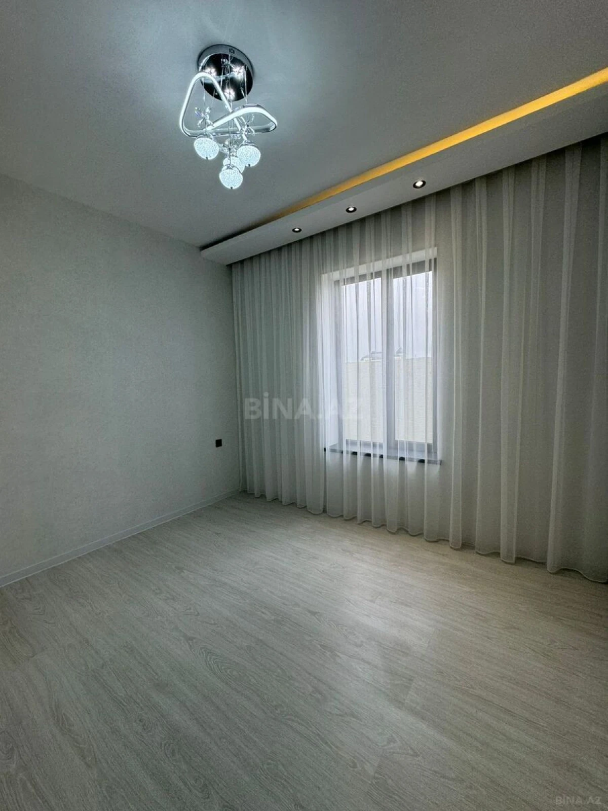 Satılır 4 otaqlı həyət evi 140 m²