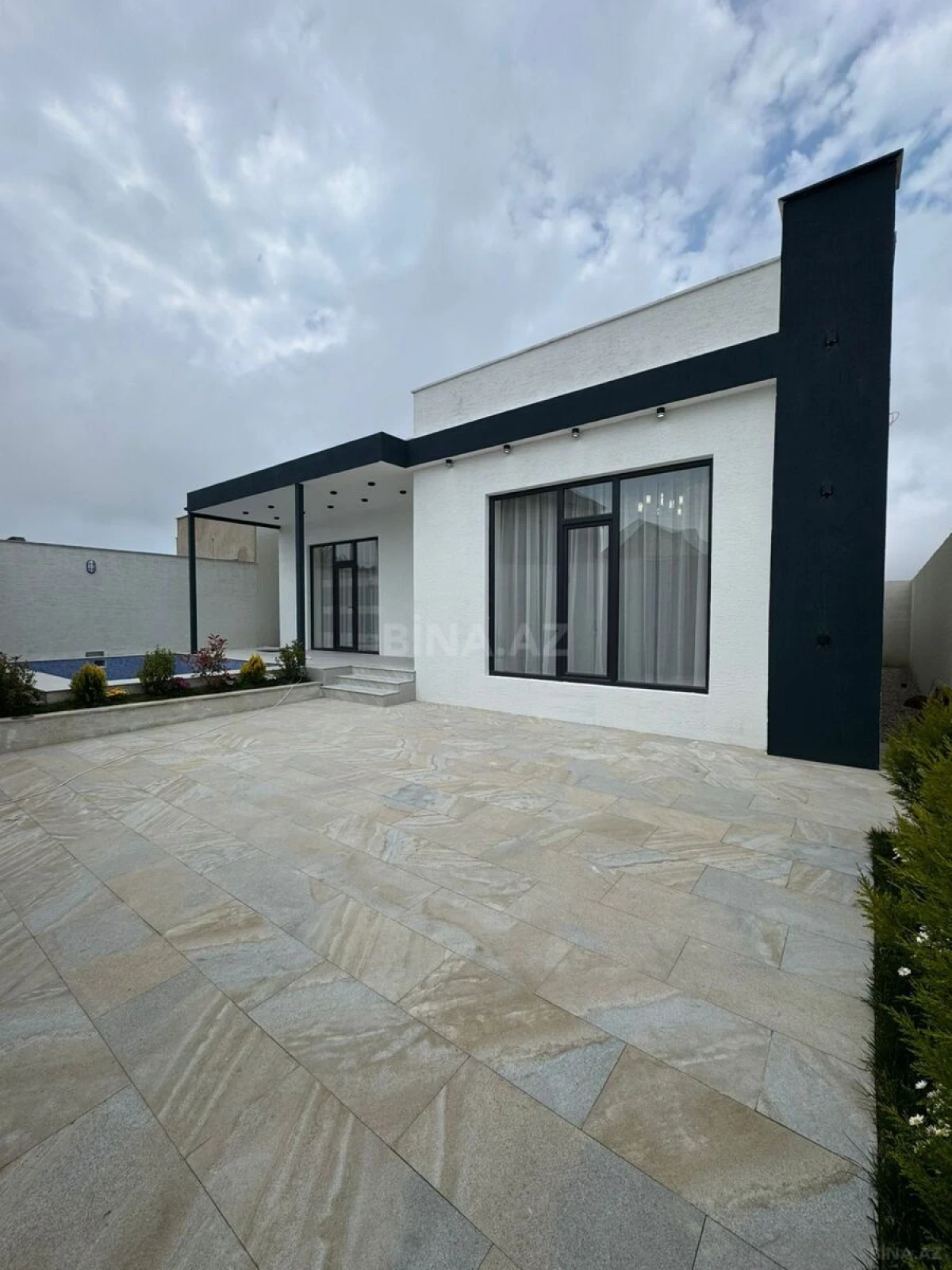 Satılır 4 otaqlı həyət evi 140 m²