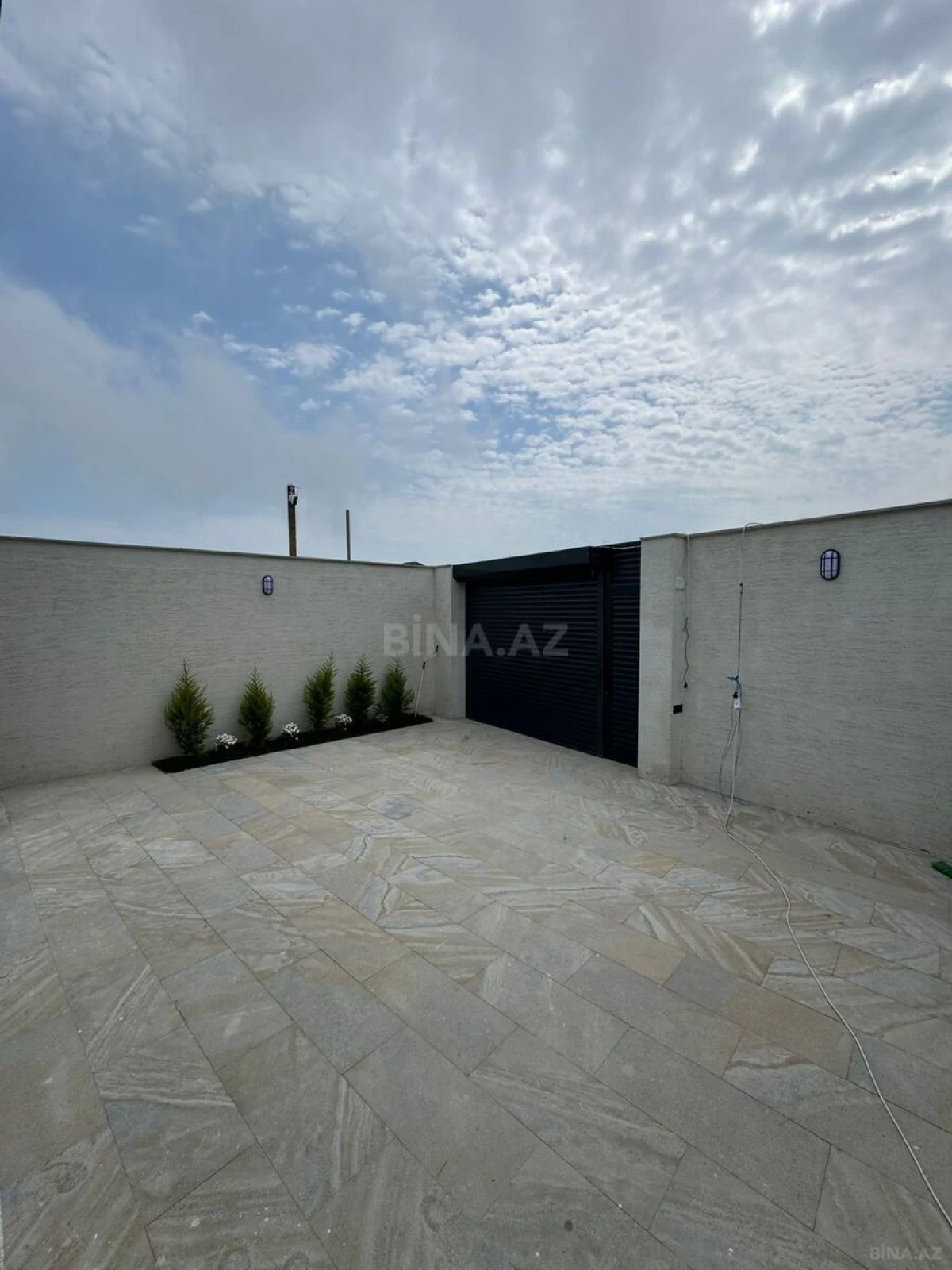 Satılır 4 otaqlı həyət evi 140 m²